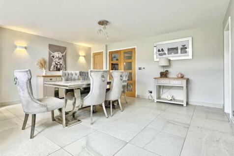 Dining Area.jpg