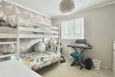 Bed 3.jpg