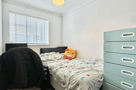Bed 4.jpg