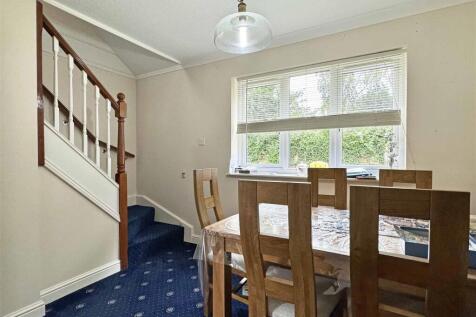 Dining Room b.jpg