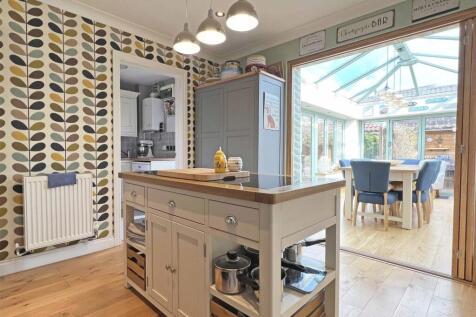 Kitchen c.jpg