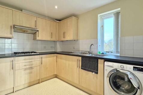 Kitchen b.jpg