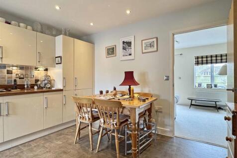 Dining Area.jpg