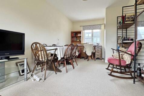Bedroom 2.jpg