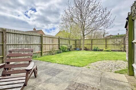 Rear Garden b.jpg