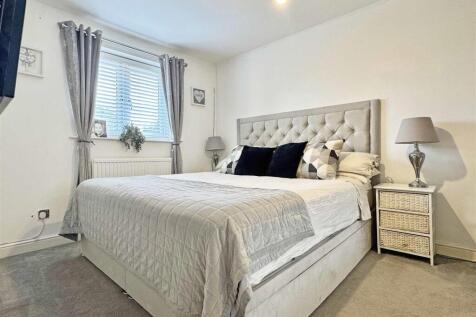 Master Bedroom.jpg