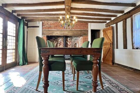 Dining Room.jpg