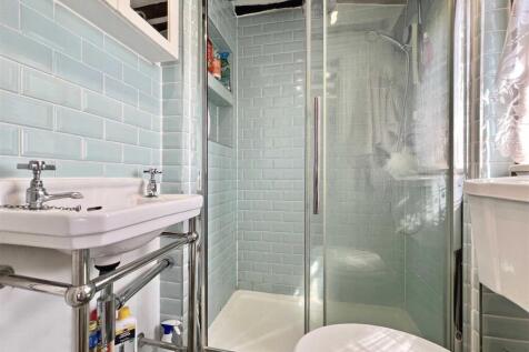 Shower Room.jpg