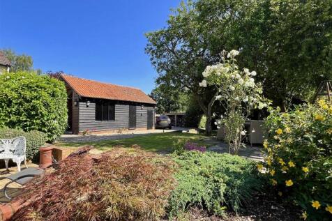 Rear Garden d.jpg