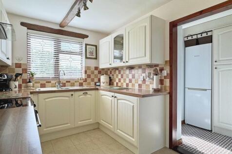 Kitchen c.jpg