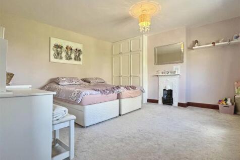 Bedroom 2.jpg