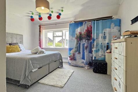 Master Bedroom.jpg