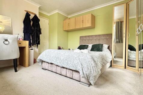 Master Bedroom.jpg