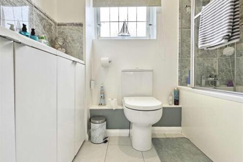 Bathroom.jpg