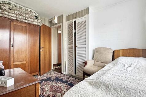 Bedroom 4.jpg