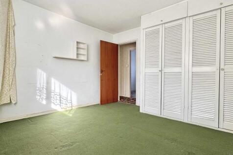 Master Bedroom b.jpg