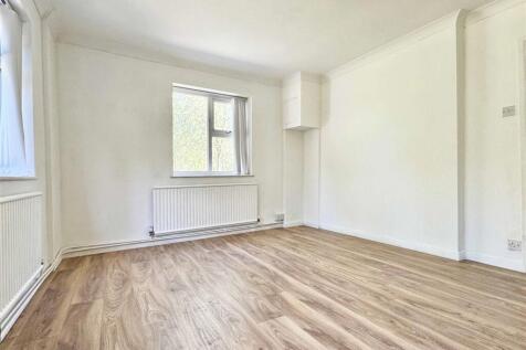 Master Bedroom b.jpg