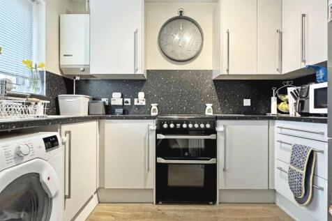 Kitchen b.jpg