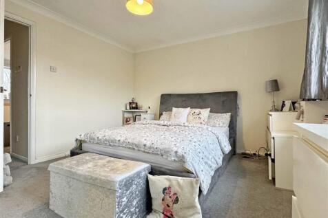 Master Bedroom.jpg