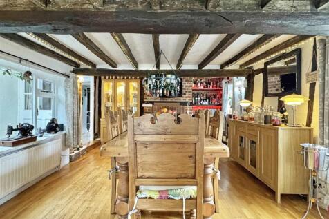 Dining Room b.jpg