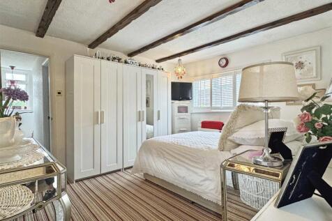 Bedroom 2.jpg