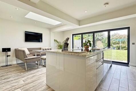 Kitchen Family Room.jpg