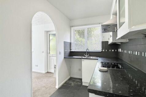 Kitchen b.jpg