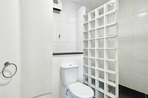 Shower Room.jpg