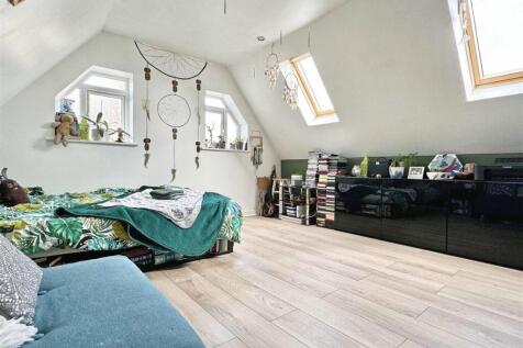Bedroom TF b.jpg