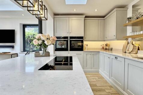 Kitchen c.jpg