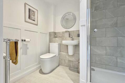 En-Suite To Bedroom 2.jpg
