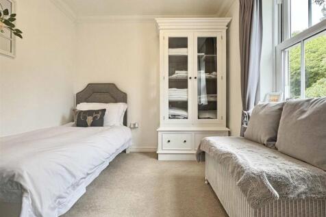 Bedroom 6.jpg