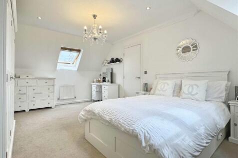 Bedroom 3b.jpg