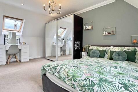 Bedroom 4b.jpg
