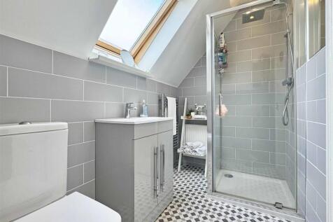 Top Floor Shower Room.jpg