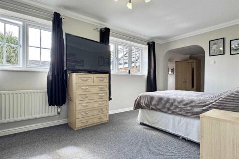 Master Bedroom.jpg