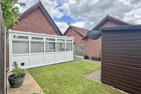 Rear Garden b.jpg