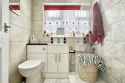 Shower Room.jpg