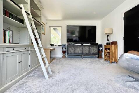 Office : Bedroom 4b.jpg