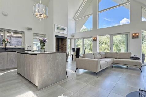 Living Room.jpg