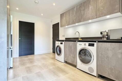 Utility Room b.jpg