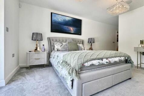 Master Bedroom.jpg