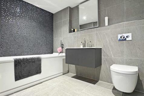 Family Bathroom.jpg
