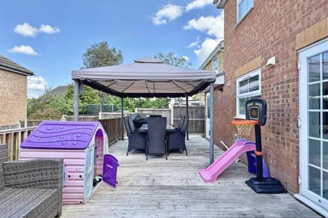Rear Garden b.jpg