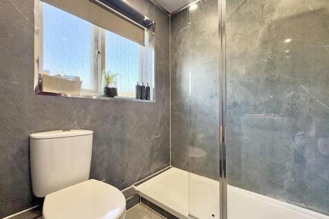 Shower Room b.jpg