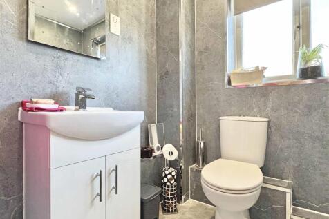 Shower Room.jpg