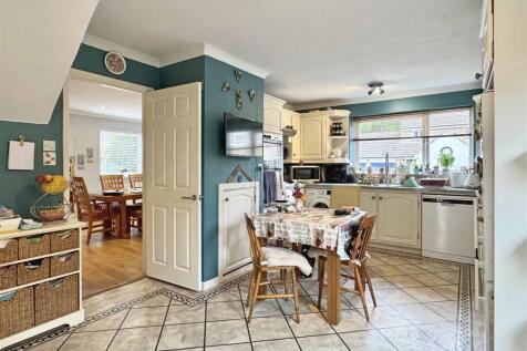 Kitchen Breakfast Room.jpg