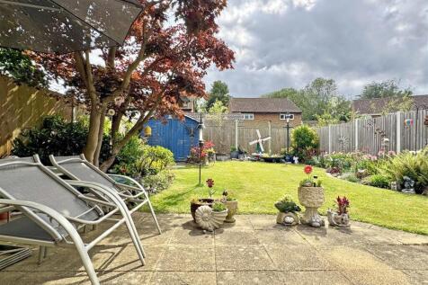 Rear Garden b.jpg