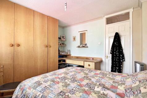 Bedroom 3b.jpg