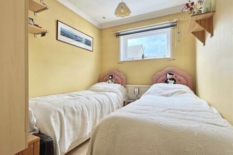 Bedroom 4.jpg